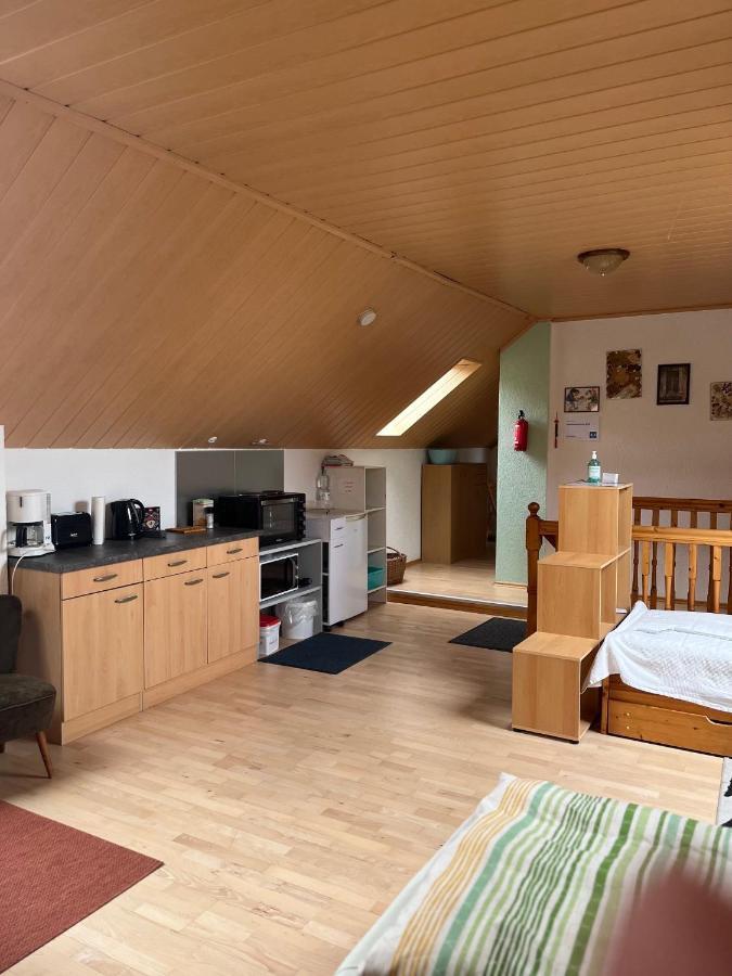 Monteurzimmer-Graf Nidda Ngoại thất bức ảnh