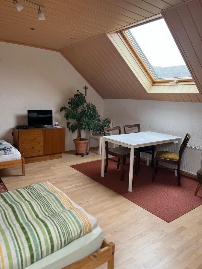 Monteurzimmer-Graf Nidda Ngoại thất bức ảnh